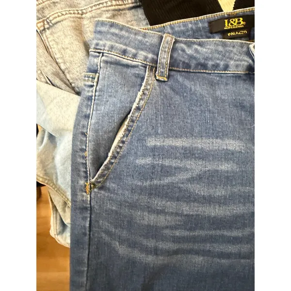 Medium Wash Palazzo Jeans Size 8 Blue - Image 2