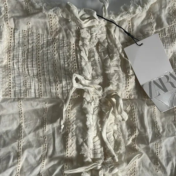 Zara Ivory White Eyelet Lace 
Button Front Cami
Cottagecore Boho Top - Image 4