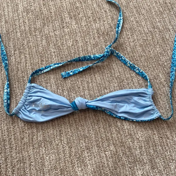 Frankie's Bikinis Blue Patterned Bikini Top - Image 2