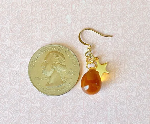 Handmade amber Czech glass teardrop & gold stainless star cute dangle earrings 🤎🌟 - Image 7