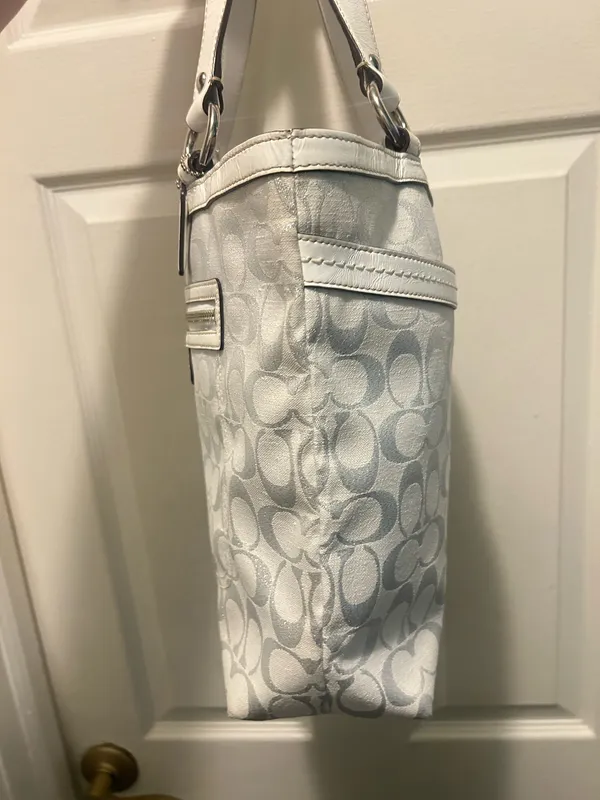 COACH White and Silver Shimmer Signature C Shoulder Purse - Image 4