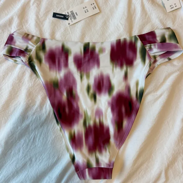 Abercrombie & Fitch ruched mid-rise moderate bikini - Image 4