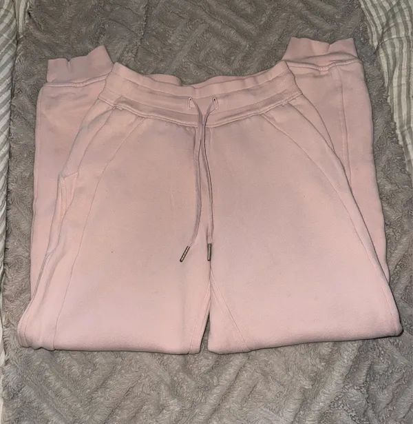 Lululemon Scuba Sweatpants - Image 2