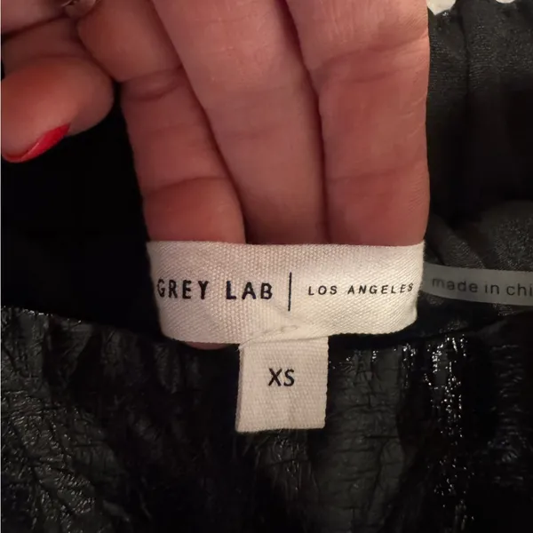 Black Women's Grey Lab Shorts Size XS - Image 4