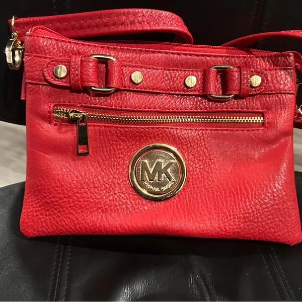 Michael Kors Red Zip Pouch crossbody - Image 4