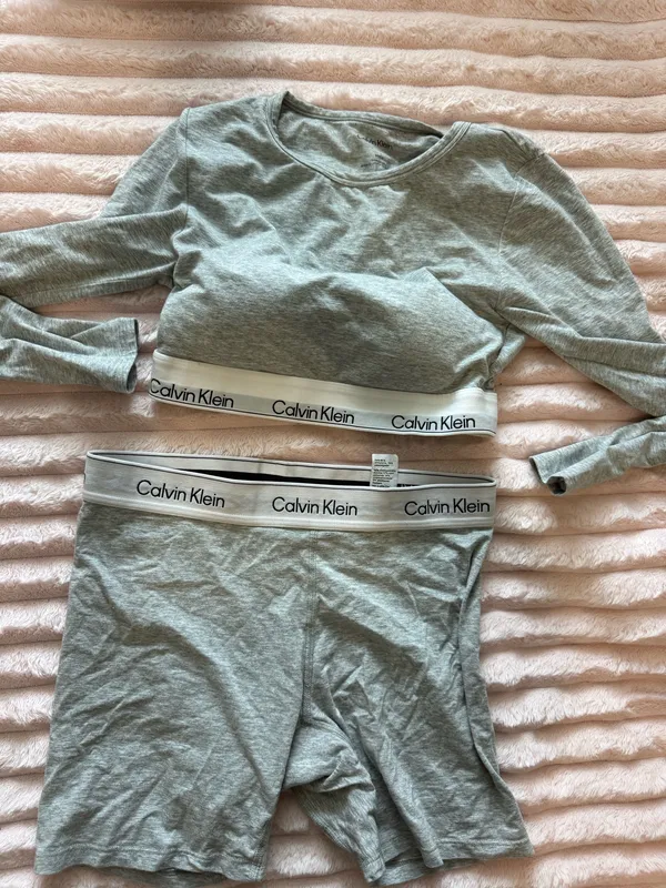 Calvin Klein Lounge Set - Image 5