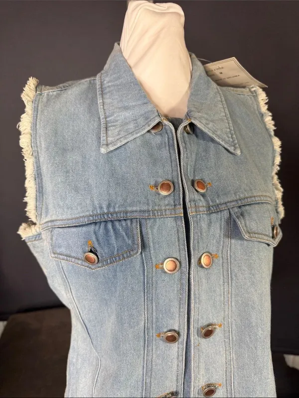 Women’s Vintage Sleeveless Light Wash Denim Vest with Frayed Edges Size M NOS - Image 2