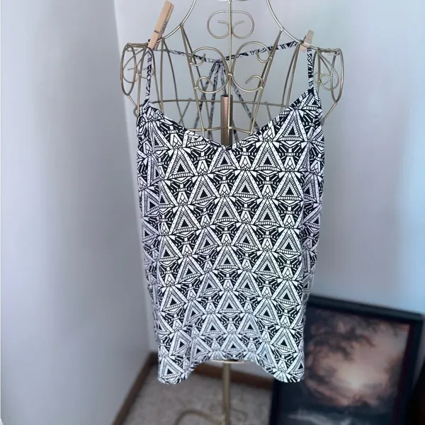 Abercrombie & Fitch Black White Geometric Print Tank Small Strappy Back Detail - Image 9