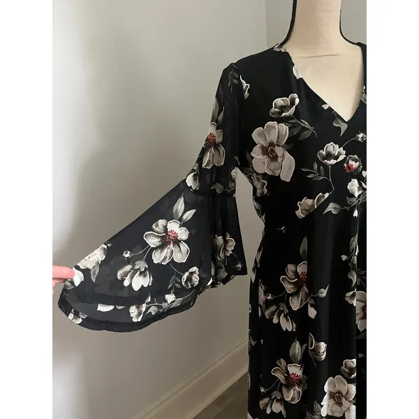 Black Floral V-Neck Bell Sleeve Dress sz Large Empire Waist Boho Chic Whimsigoth - Image 3