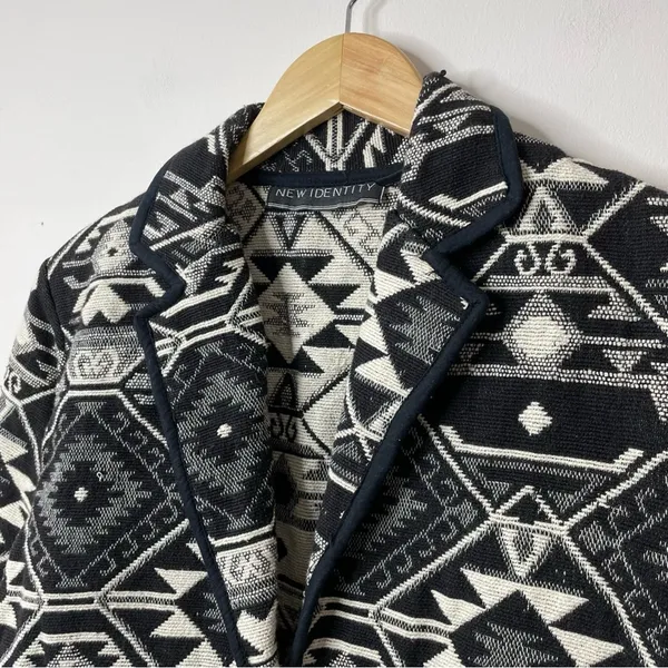 New Identity Y2K 90s black southwestern Cowichan tapestry blanket crop jacket M - Image 3
