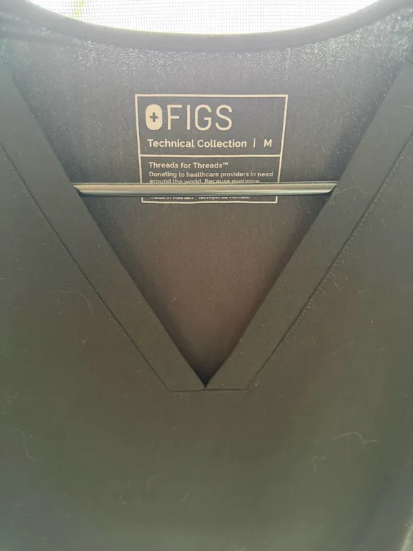 FIGS Top Three-Pocket Black  - Image 3