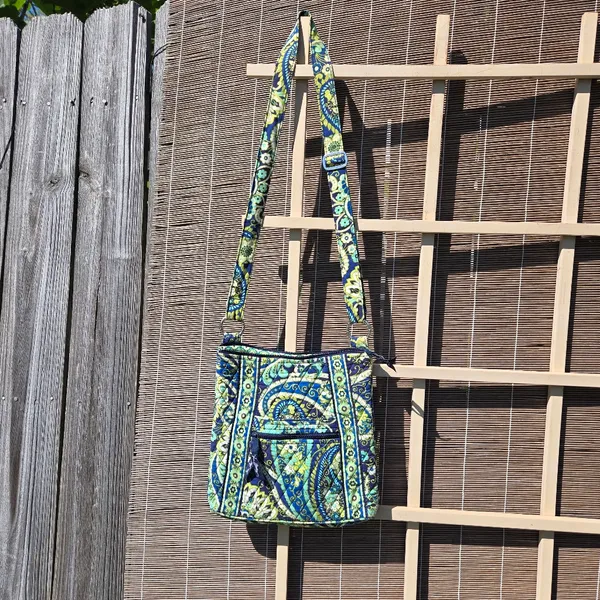 Vera Bradley Retired 2011 "Rhythm & Blues" Cross-Body Purse Large Hipster Zipper - Image 2