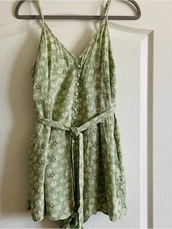 American eagle AE Light green mint Floral Eyelet Romper NWOT size small - Image 3