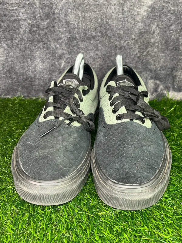 Vans x Harry Potter Low Top Sneakers Green Black | Men’s 7 Women’s 8.5 - Image 2