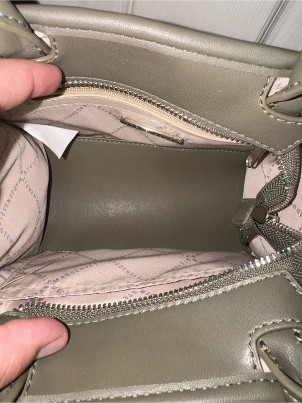 Steve Madden Green Quilted Crossbody Purse - Image 5