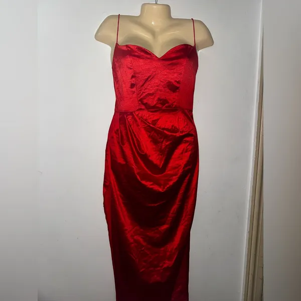 Elegant Red Satin Dress - Image 2