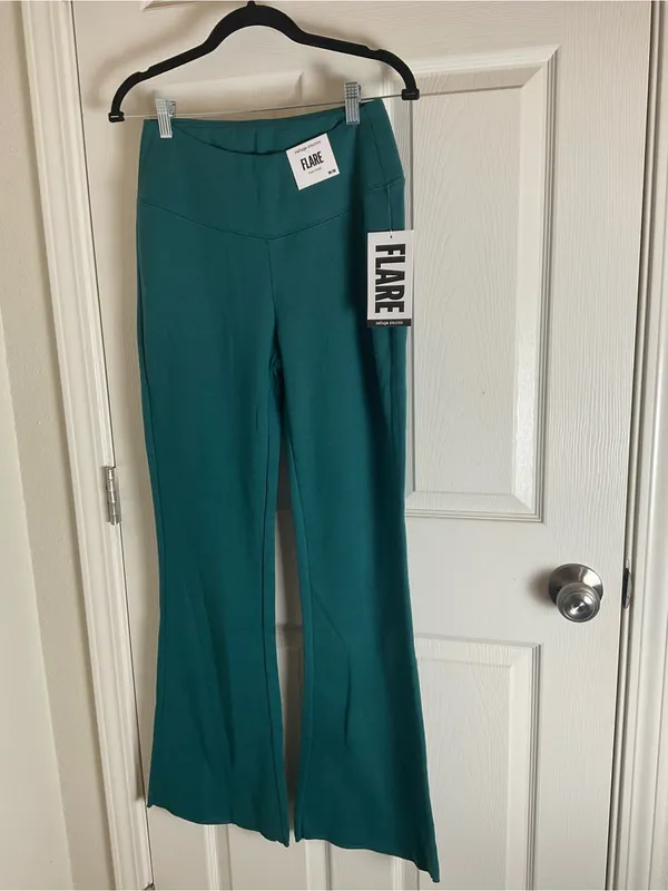 Refuge Athletics Teal Green Flare Pants / Leggings Size Medium - Image 2