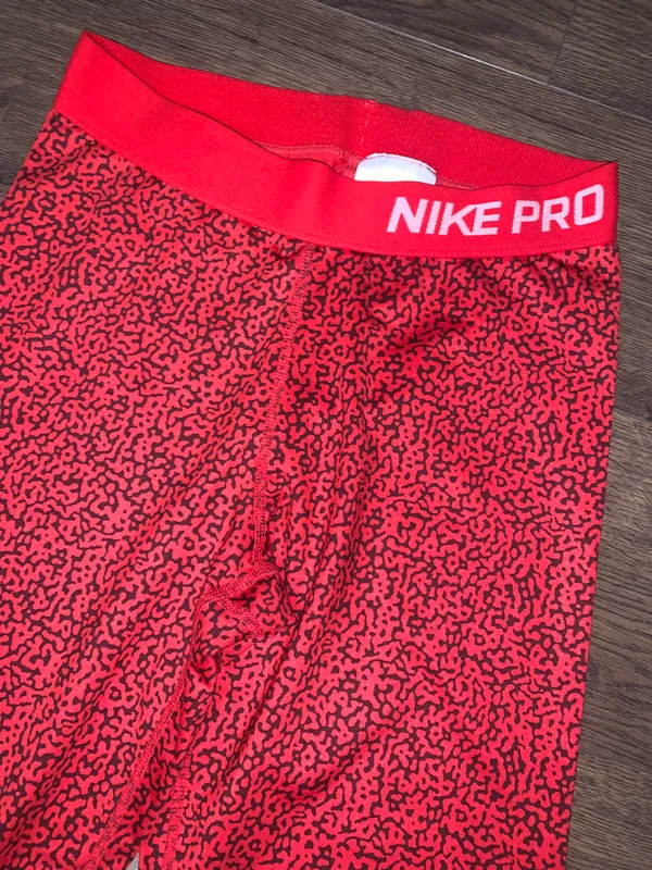 Nike PRO Dri-Fit compression Capris - Image 3