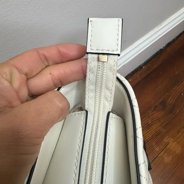 GUESS Quilted Two-Tone Tote in White and Black with Gold Hardware - Image 4