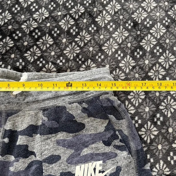 Nike camo cotton shorts - Image 2