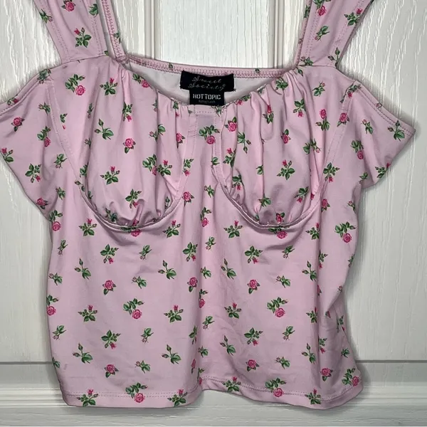 Hot Topic Sweet Society Pink Roses Top Size L Tank Top Cropped - Image 3