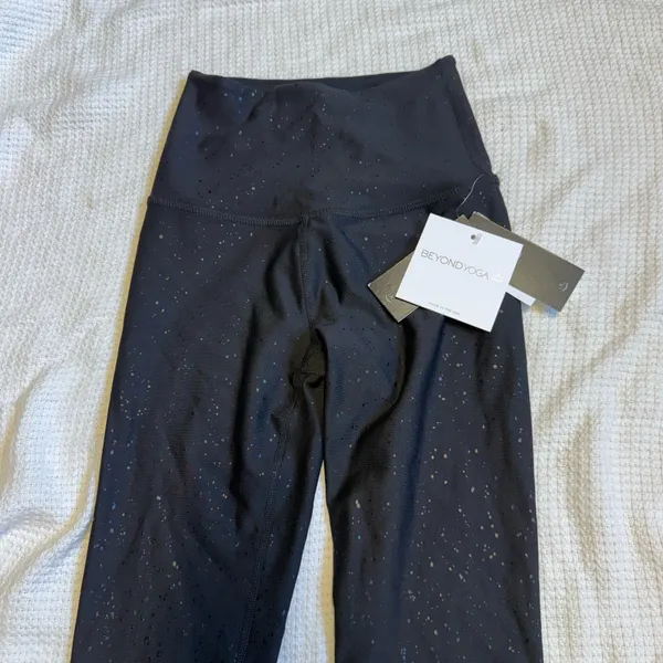 Beyond Yoga Leggings - Image 4