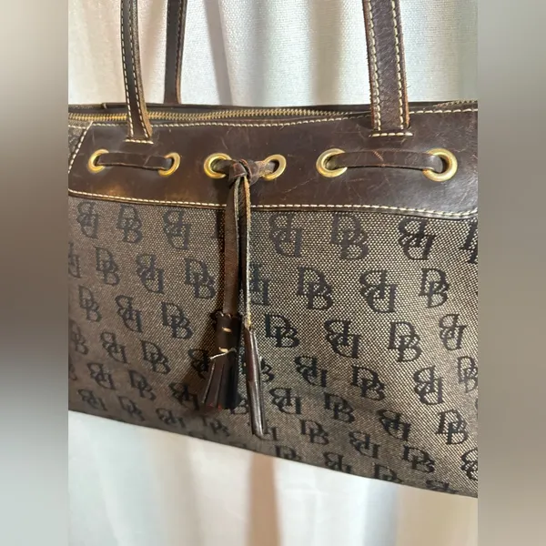 Vintage Dooney & Bourke Signature DB Purse Large Tassel Tote Y2K Brown GUC!‎ - Image 2