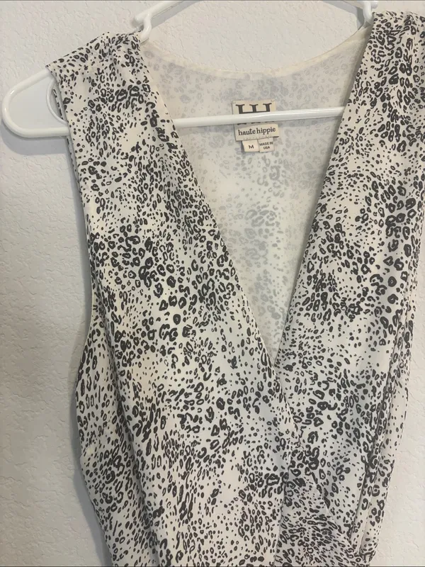 Haute Hippie Cream and black animal Printed Sleeveless Wrap Dress 100% silk M - Image 5