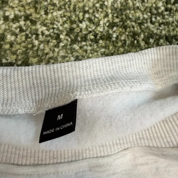 SHEIN crewneck sweatshirt - Image 4