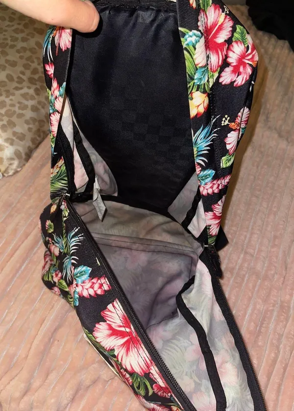 Backpack - Image 4