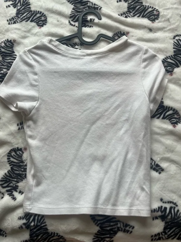 PacSun White Top size small has a small stain - Image 2