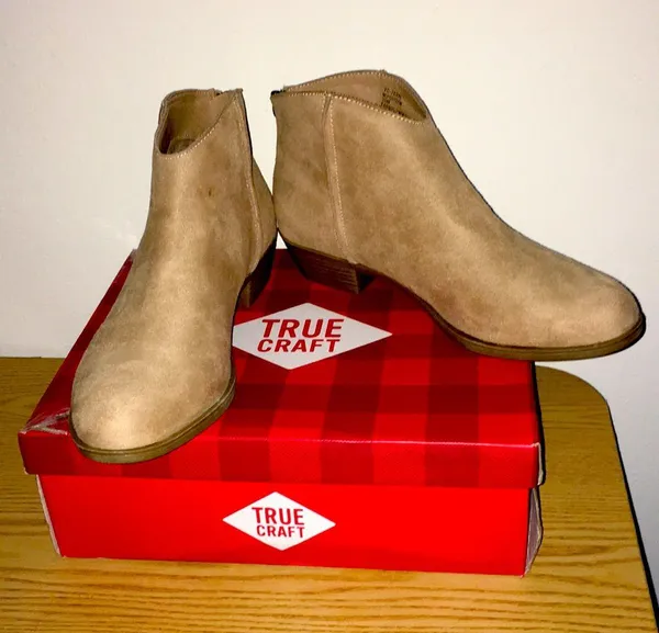 New True Craft 1” Heel Suede Feel Booties Natural - Image 3