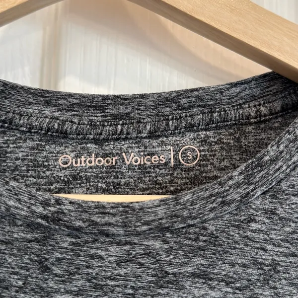 Outdoor voices short sleeve athletic tees - Image 3