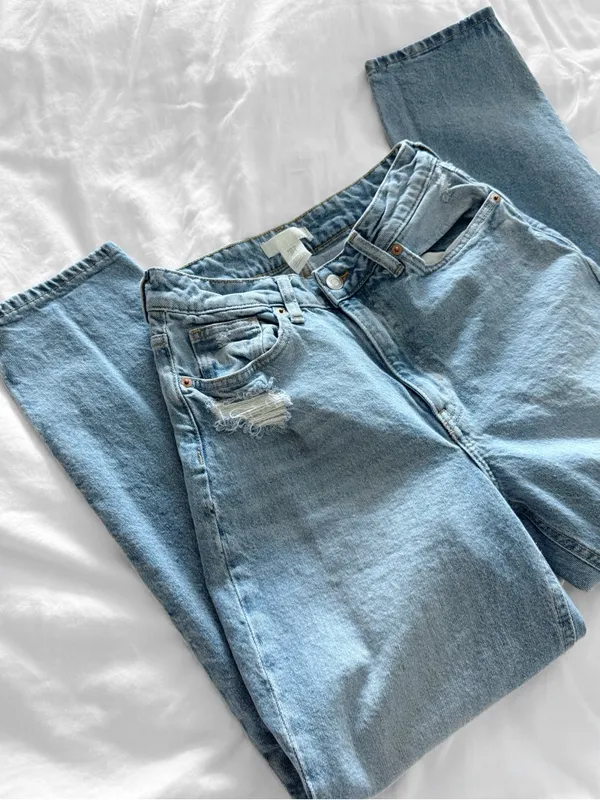 H&M Distressed Mom Jeans - Image 4