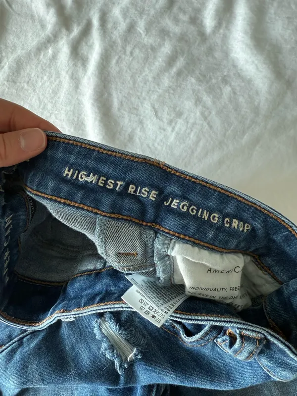 Medium Wash Destroyed Highest-Rise Jegging Crop - Image 7