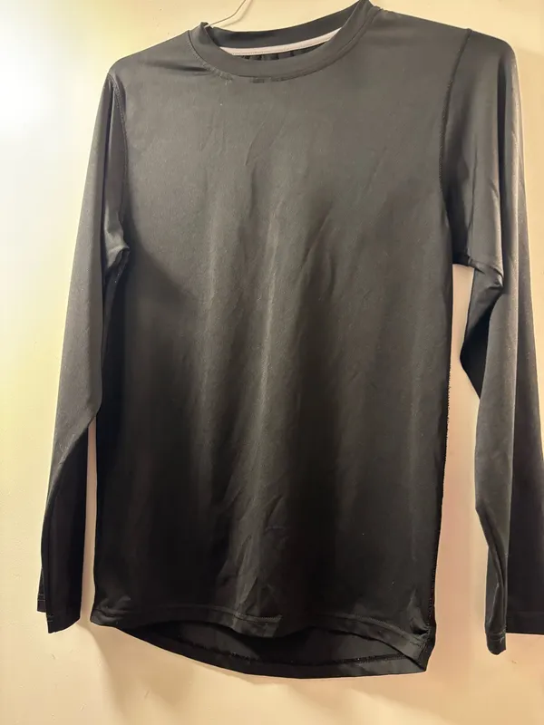 Black long sleeve Size L - Image 2