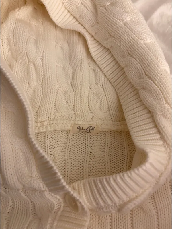 Brandy Melville Sweater - Image 4