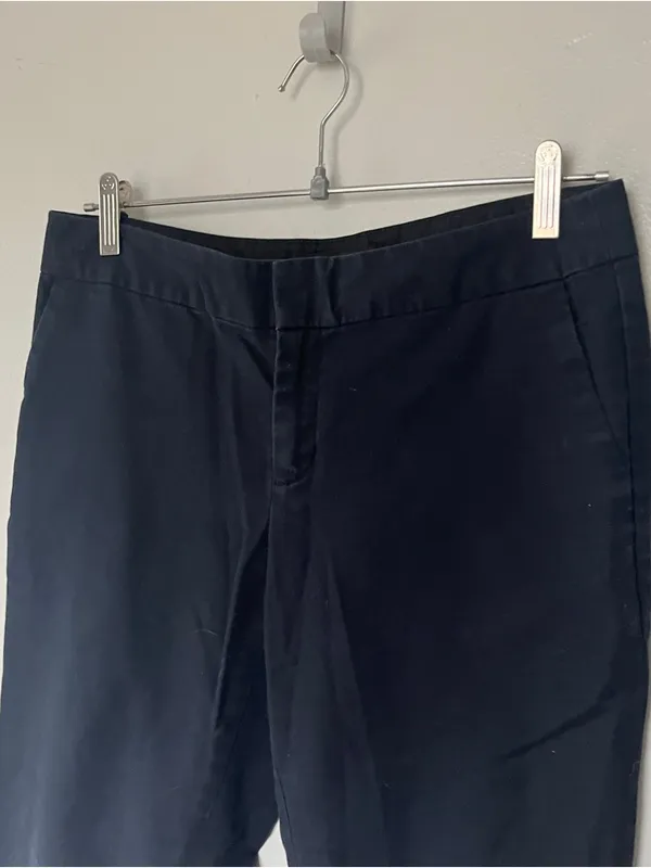 Banana Republic Women's Navy Cropped Stretch Pants - Image 4