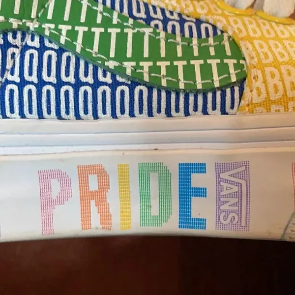 Vans SK8-Hi Pride Rainbow Shoes like new unisex - Image 12