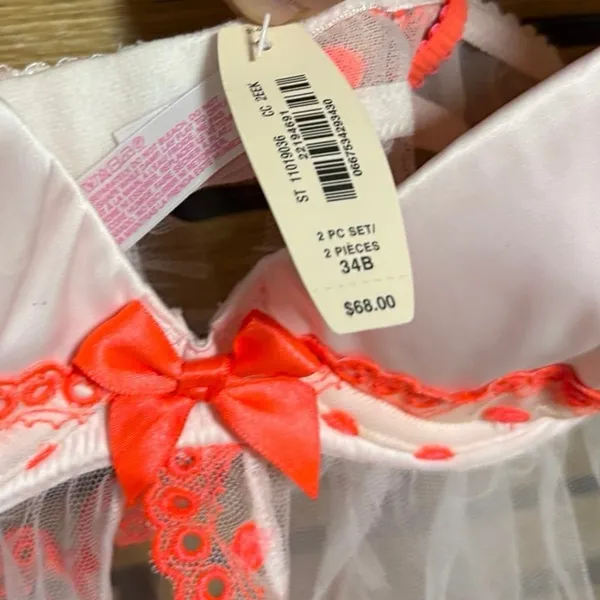 Victorias Secret Lingerie Size 34B - Image 8