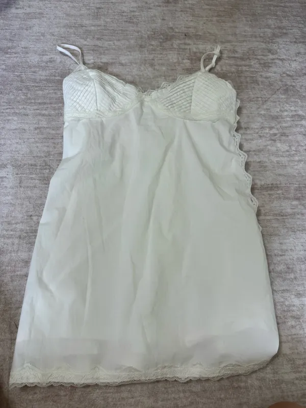 La hearts lace trim white mini dress size small - Image 2