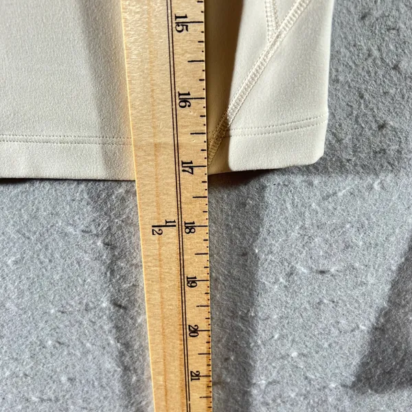 88 |‎ Lululemon Align Long Sleeve Beige Tan VNeck Cropped Womens 4 Balletcore - Image 5