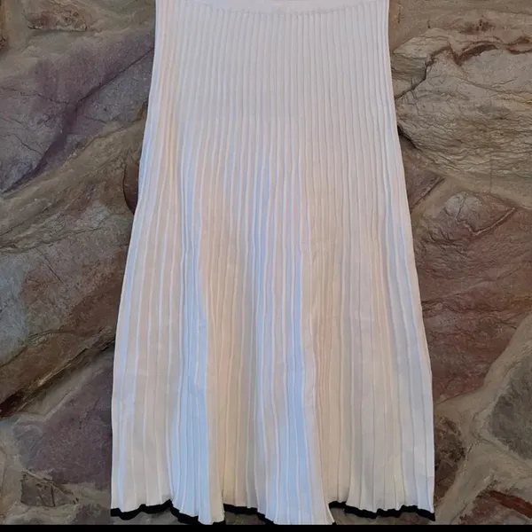 Commense Minimalism Contrast Trim Sweater Skirt Set size XL - Image 3