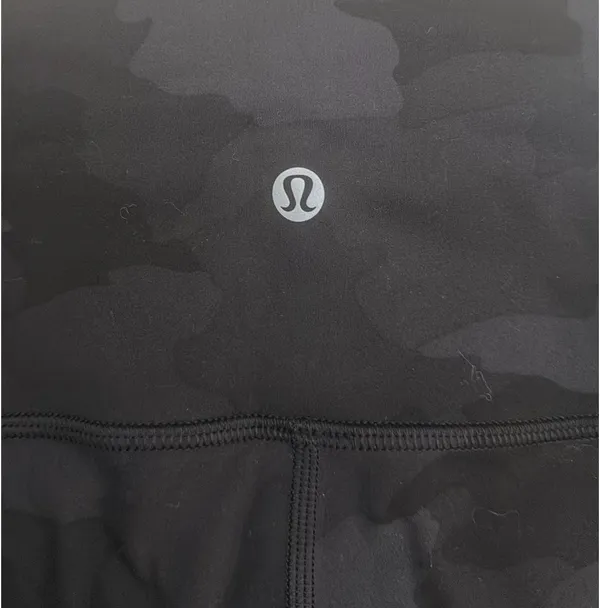 Lululemon Align Biker Shorts Black Camouflage 6" - Image 4