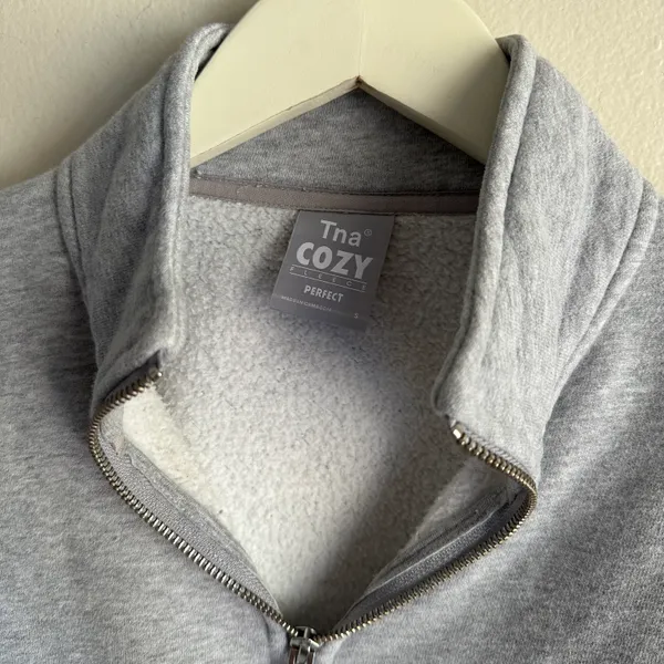 Aritzia Tna Pullover - Image 5