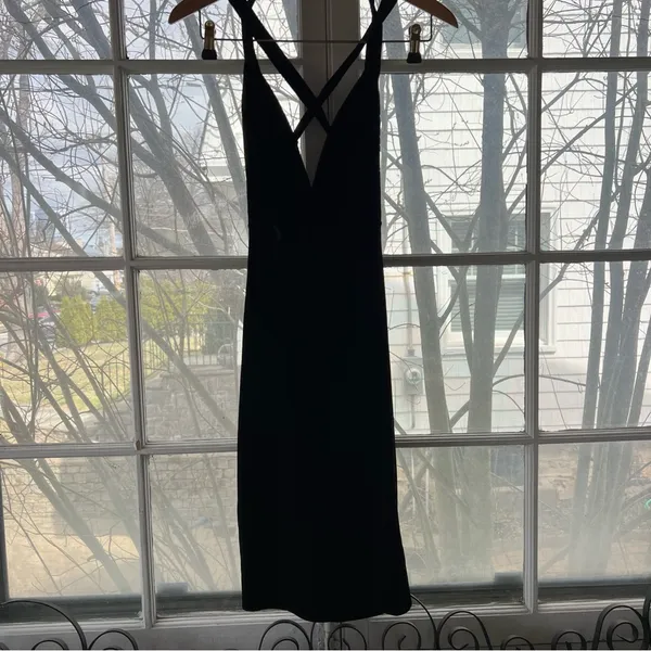 Elegant Black Strappy Dress - Image 2