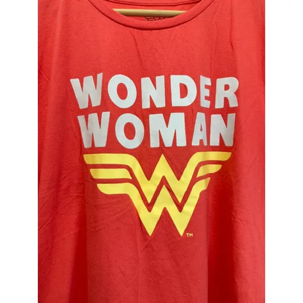 Wonder Woman Graphic Tee SzXL NWOT - Image 3
