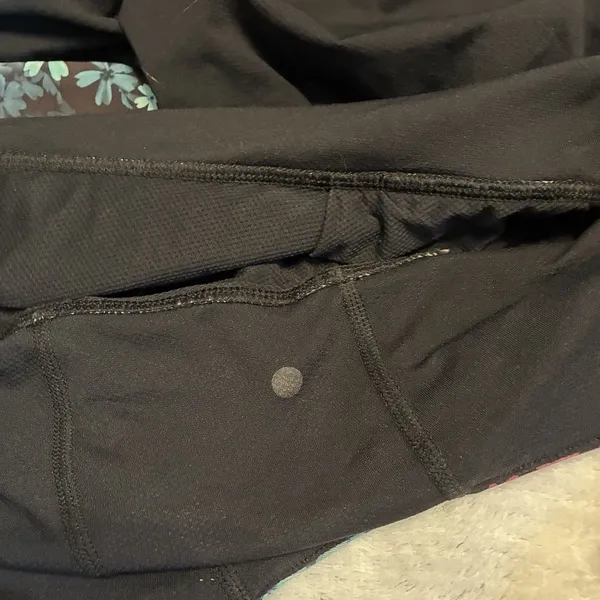 Lululemon Tame Me Tank Top Black/Petal Pop Women’s See Pics - Image 8