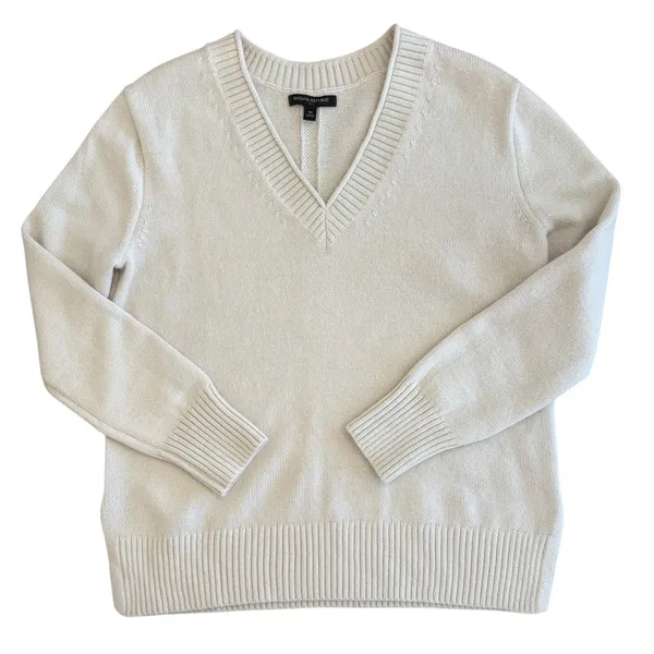 Banana Republic V-Neck Cricket Sweater Women M Oatmeal Tennis Preppy Lightweight - Image 6