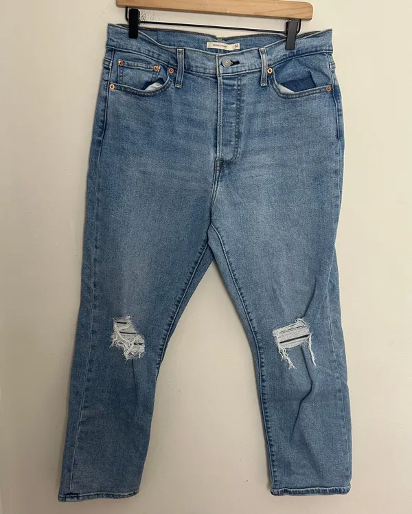 LEVIS- Wedgie Straight Distressed Knee Button Fly Denim Jeans Blue - Image 2